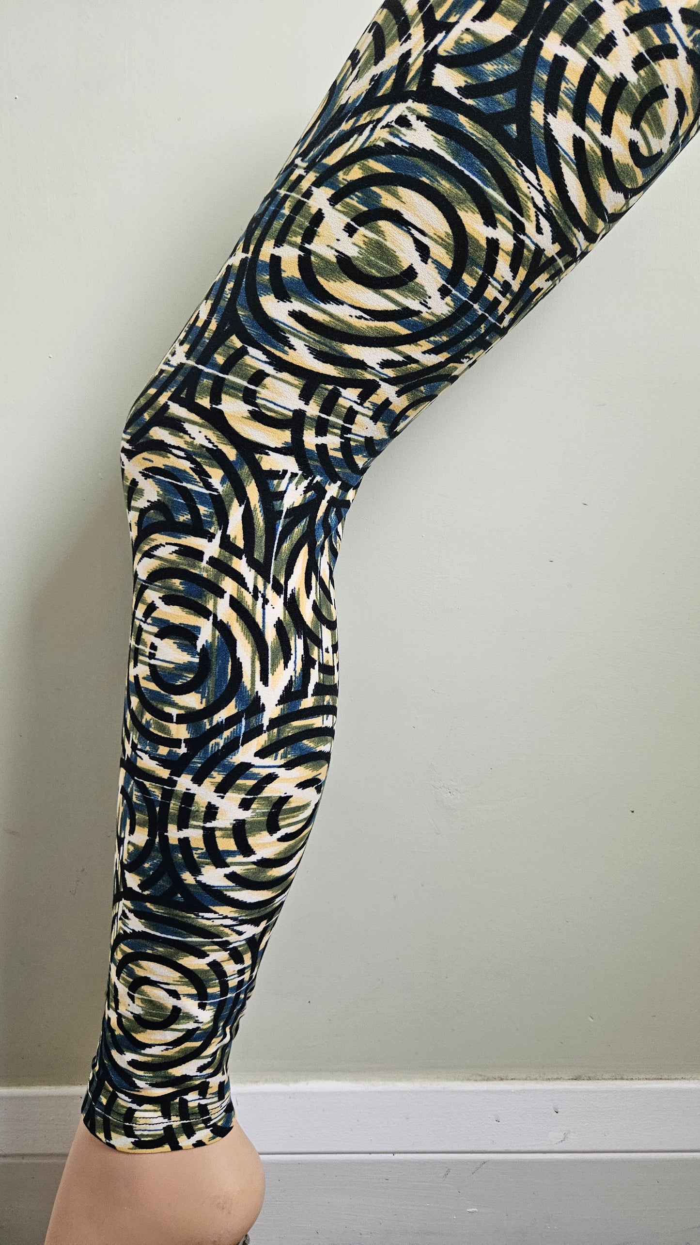 Cream Olive Abstract Swirl Buttery Soft High-Waisted Leggings