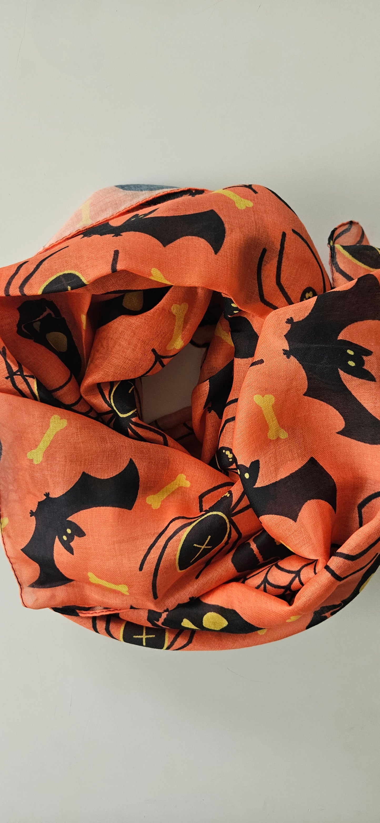 Halloween Print Scarf – Spooky Skull, Spider & Bat Design (180 × 70 cm