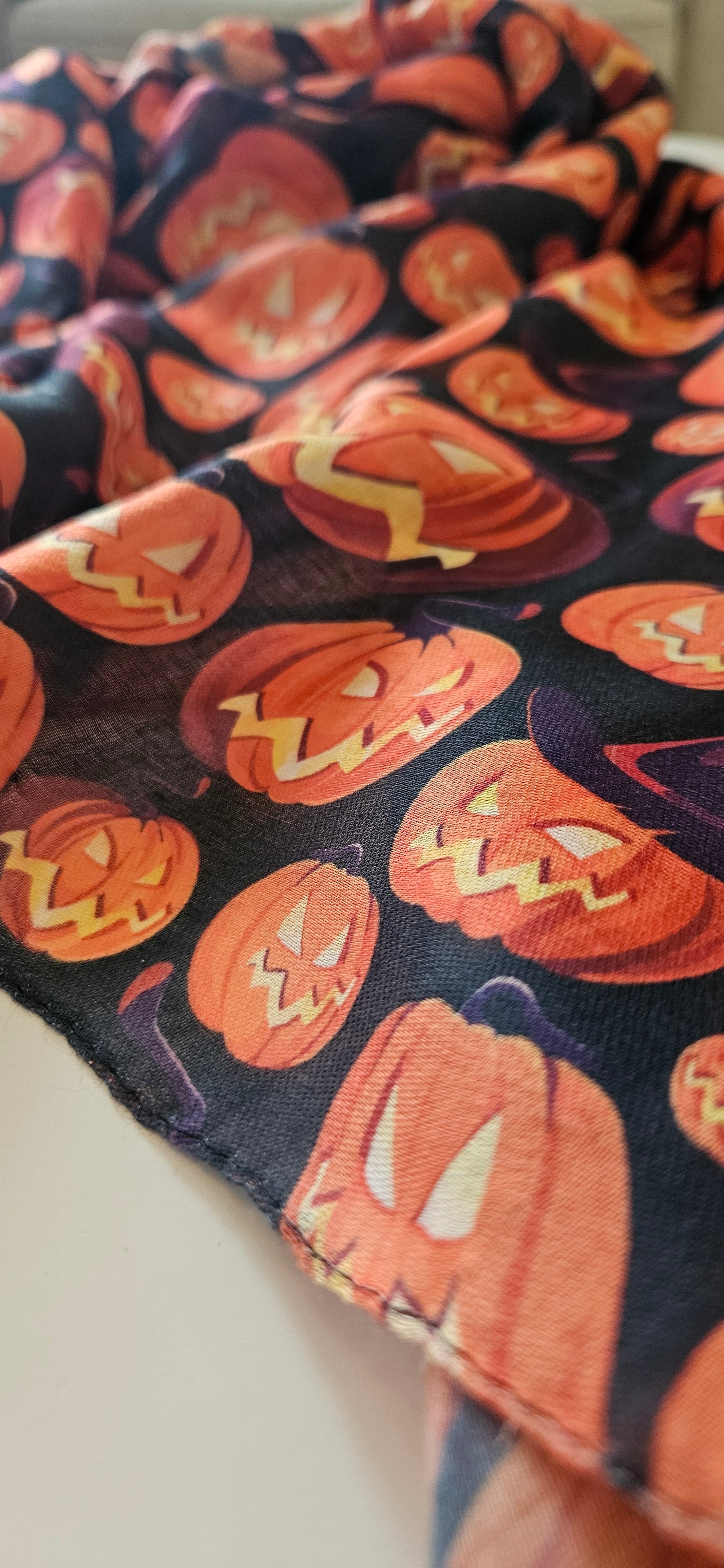 Halloween Pumpkin Scarf – Jack-O’-Lantern Print Wrap 180×70 cm (Cotton Blend)