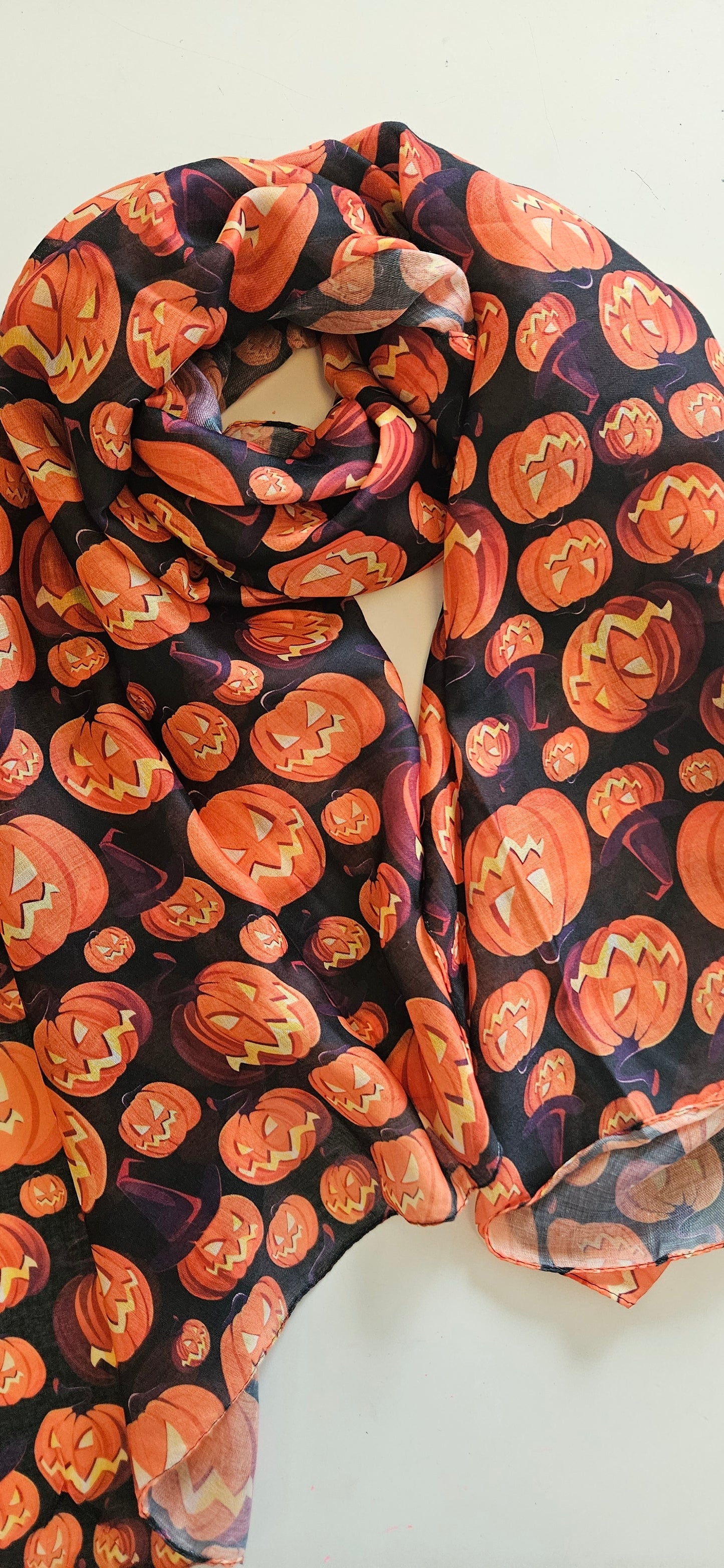 Halloween Pumpkin Scarf – Jack-O’-Lantern Print Wrap 180×70 cm (Cotton Blend)