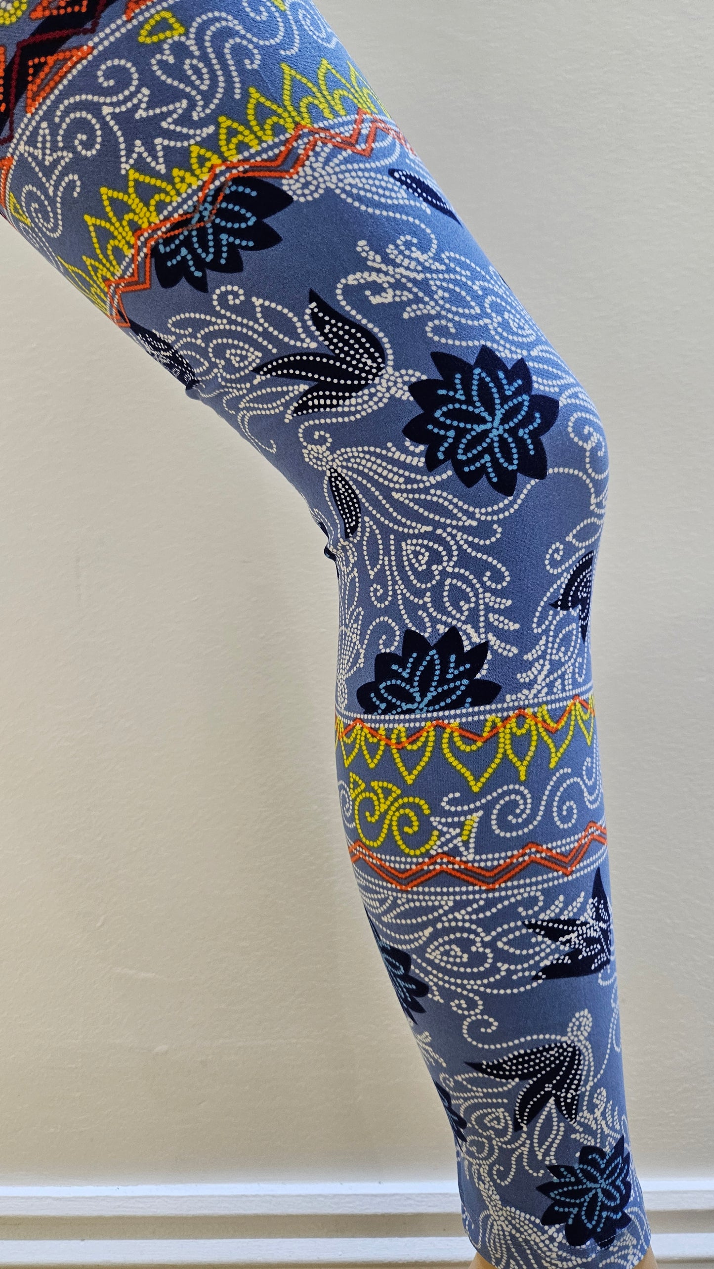 Dotted Floral Buttery Soft High-Waisted Leggings-Shimena