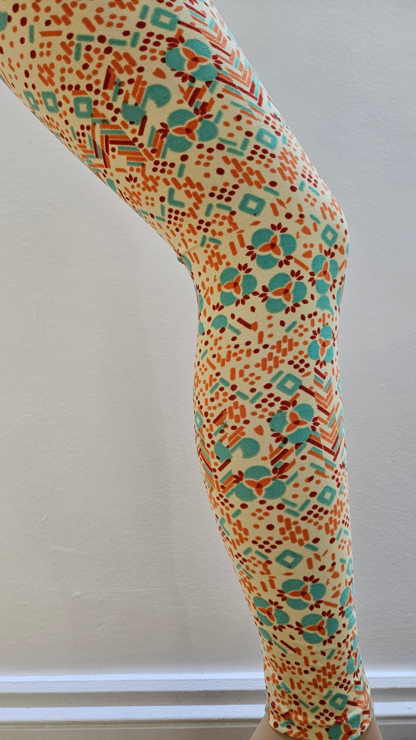 Cream Geometric Buttery Soft High-Waisted Leggings-Shimena