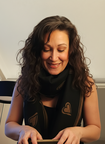 Heart Pattern Cashmere-Blend Scarf – Ultra Soft & Elegant-Shimena