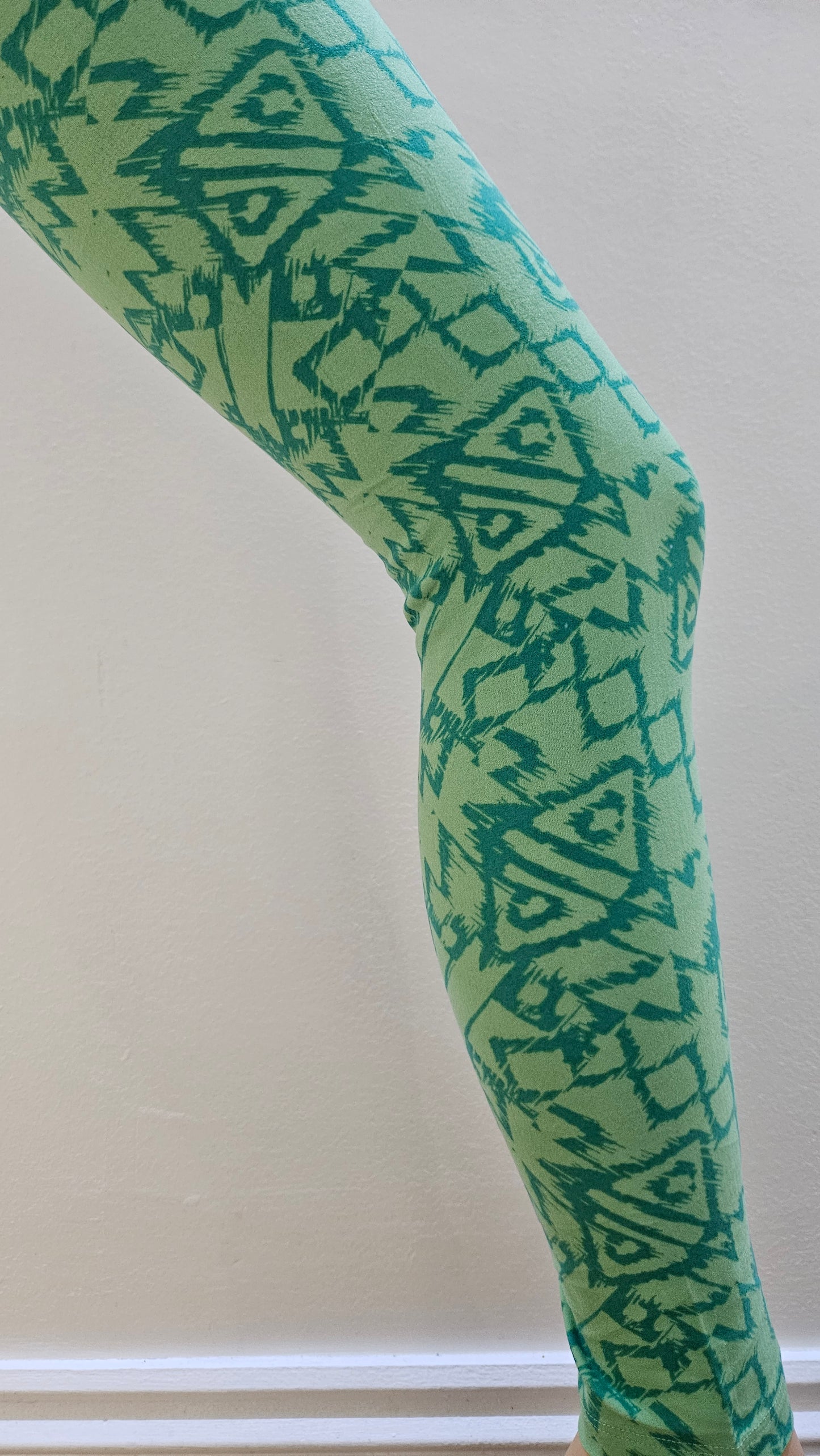 Green Geometric Buttery Soft High-Waisted Leggings-Shimena