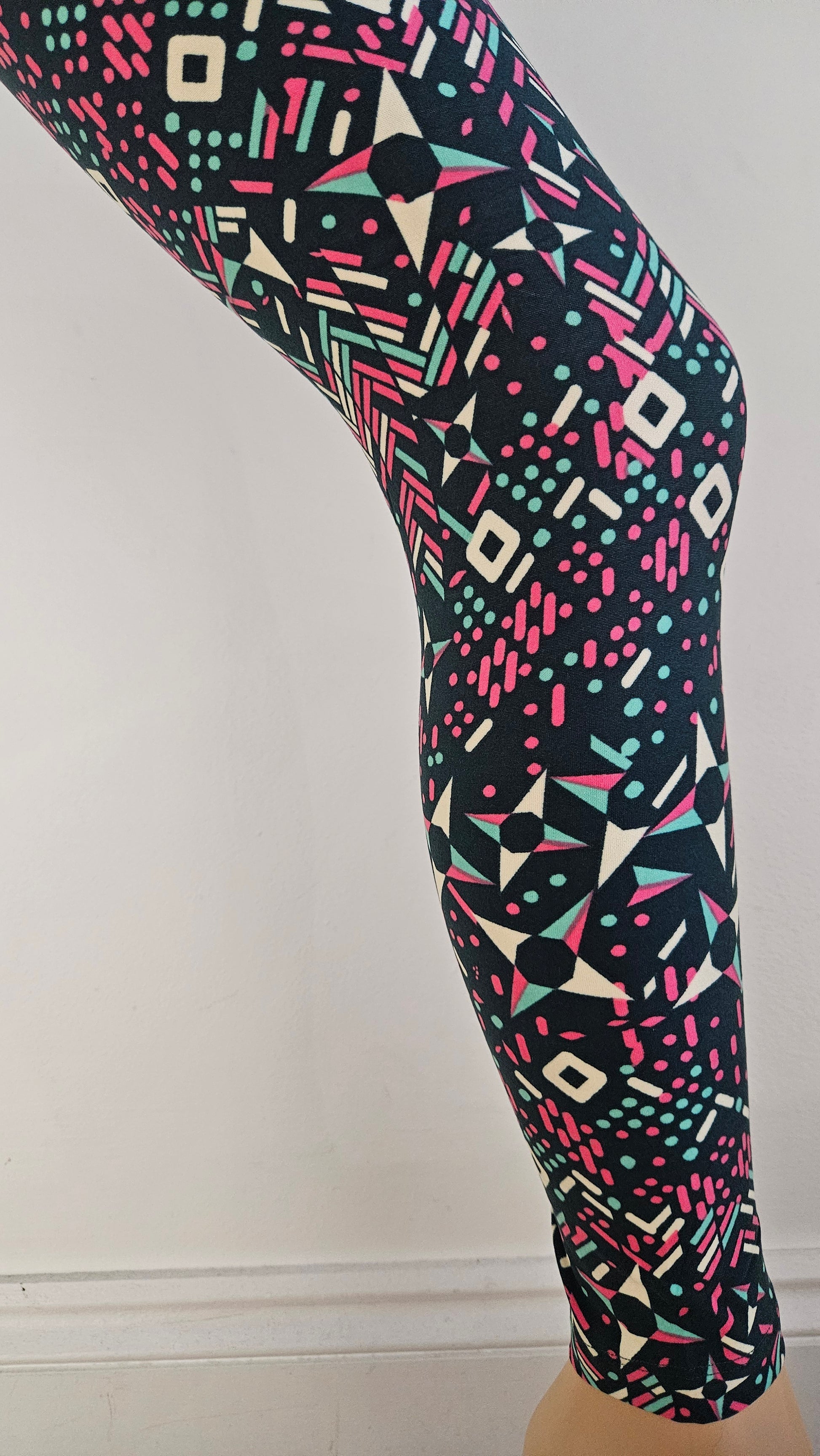 Black Pink Geo Star Buttery Soft High-Waisted Leggings-Shimena