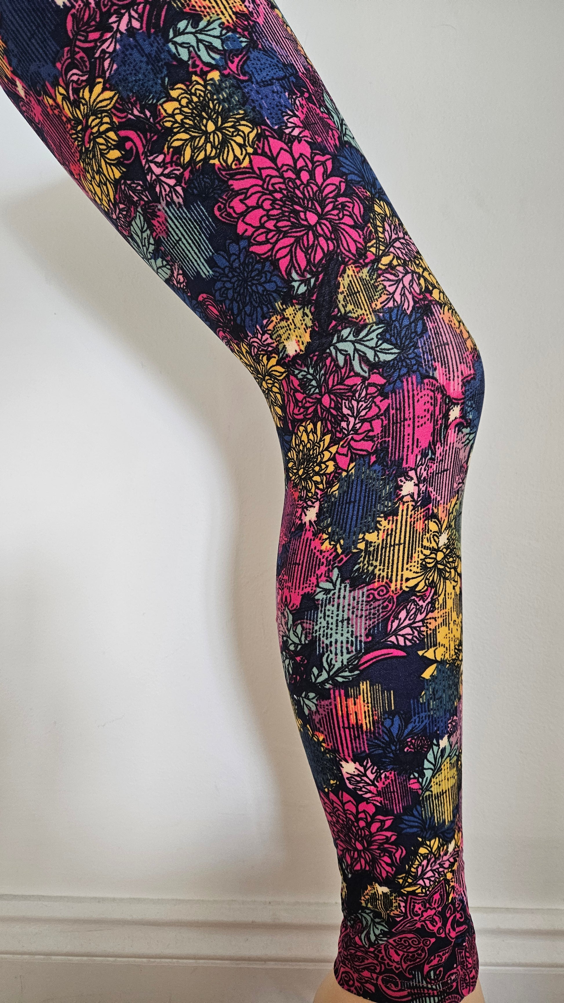 Navy Pink Chrysanthemum Buttery Soft High-Waisted Leggings-Shimena